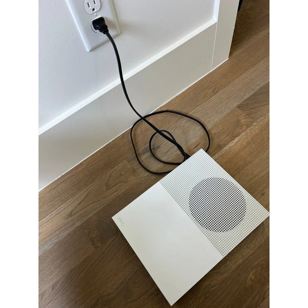 Microsoft Xbox One S 500GB Console Model 1681 Robot White w/ Power & HDMI Cables
